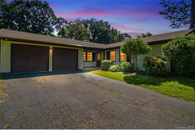 23 Wilmont Turn, Coram, NY 11727 - Photo 4