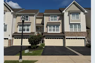806 Hawthorn Way, New Windsor, NY 12553 - Photo 1