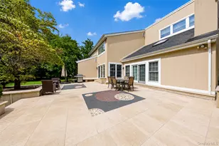 40 Bristol Dr, Manhasset, NY 11030 - Photo 26
