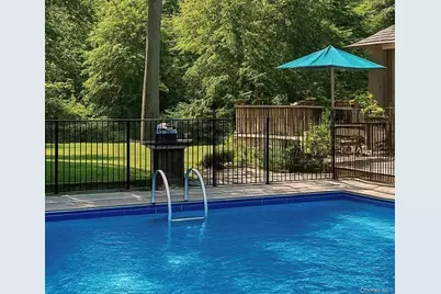 30 Marbeth Circle, Miller Place, NY 11764 - Photo 4