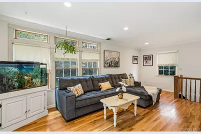 27 Delaware Avenue, Jericho, NY 11753 - Photo 22