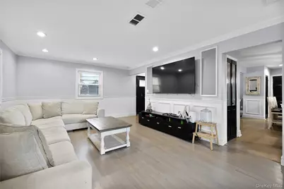 65 Timberpoint Road, East Islip, NY 11730 - Photo 8