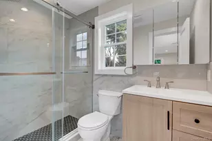 25 Sunnybrook Dr E, Oceanside, NY 11572 - Photo 16