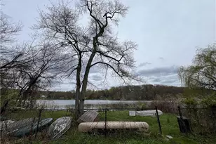 3180 Lincoln Dr, Mohegan Lake, NY 10547 - Photo 10