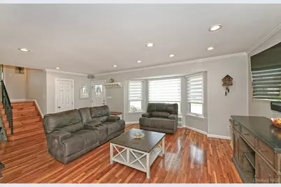 4039 Hahn Avenue, Bethpage, NY 11714 - Photo 8
