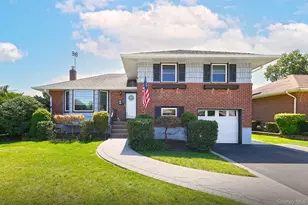 4039 Hahn Ave, Bethpage, NY 11714 - Photo 2