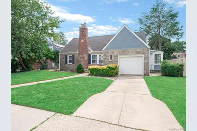 596 Terrace Place, Baldwin, NY 11510 - Photo 2