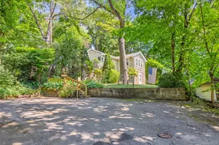 3 Lane M, Huntington, NY 11743 - Photo 2