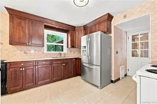 58 S Ketcham Ave, Amityville, NY 11701 - Photo 10