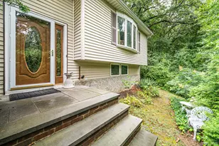 107 W Farm Dr, Melville, NY 11747 - Photo 4