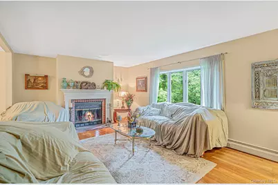 107 W Farm Drive, Melville, NY 11747 - Photo 6