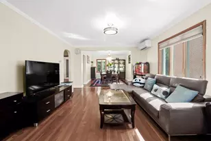 73-07 185th St, Fresh Meadows, NY 11366 - Photo 4