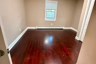 421 Roquette Ave, Floral Park, NY 11001 - Photo 12