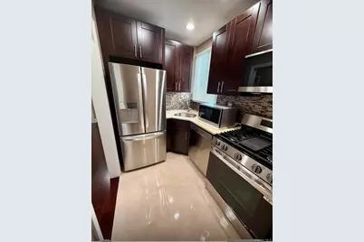 421 Roquette Avenue, Floral Park, NY 11001 - Photo 8