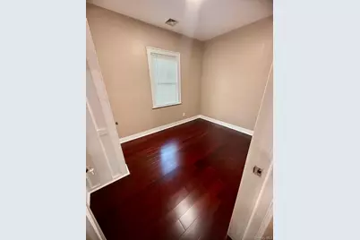 421 Roquette Avenue, Floral Park, NY 11001 - Photo 24