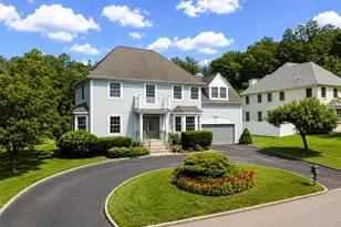 14 MacKay Way, Roslyn, NY 11576 - Photo 2