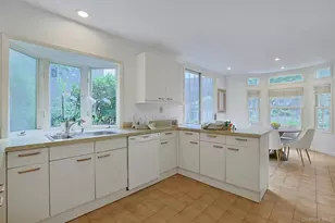 12 Westhaven Ln, White Plains, NY 10605 - Photo 8