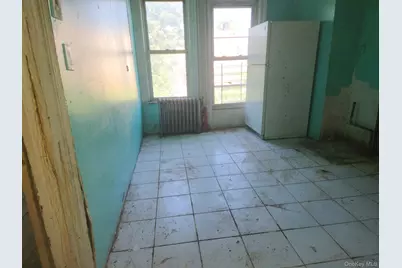 633 Baker Avenue, Bronx, NY 10460 - Photo 16