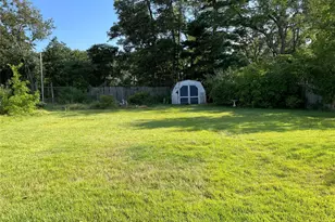 16 Heathcote Rd, Lindenhurst, NY 11757 - Photo 18