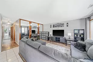 43 Wavecrest Dr, Mastic Beach, NY 11951 - Photo 4