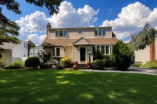 3995 New Rd, Seaford, NY 11783 - Photo 2