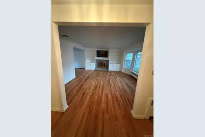 64 Morewood Oaks, Port Washington, NY 11050 - Photo 2
