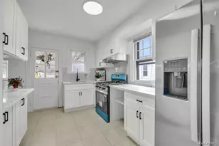25 N 12th St, New Hyde Park, NY 11040 - Photo 8