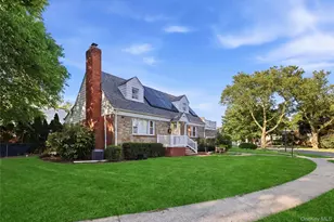 47 Sperry Ct, New Hyde Park, NY 11040 - Photo 2