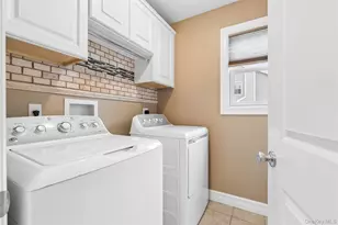 406 Carnation Dr, Shirley, NY 11967 - Photo 16