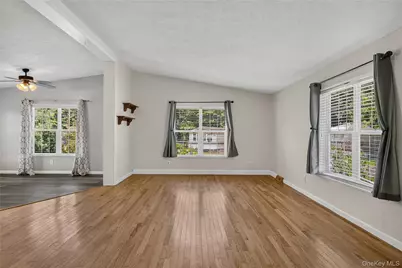 43 Palm Dr, Bloomingburg, NY 12721 - Photo 8