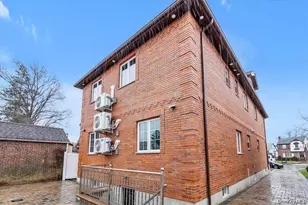 27-09 Utopia Pkwy, Flushing, NY 11358 - Photo 16