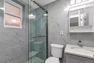 27-09 Utopia Pkwy, Flushing, NY 11358 - Photo 10