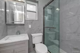 27-09 Utopia Pkwy, Flushing, NY 11358 - Photo 12