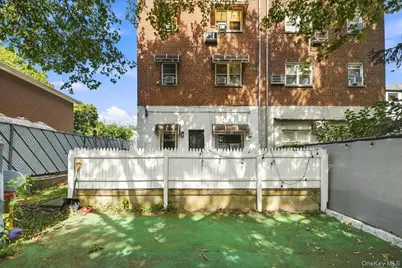 841 Swinton Avenue, Bronx, NY 10465 - Photo 26