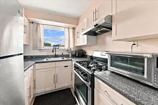841 Swinton Ave, Bronx, NY 10465 - Photo 4