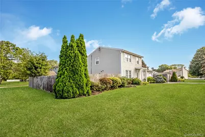 11 Shade Tree Lane, Patchogue, NY 11772 - Photo 4