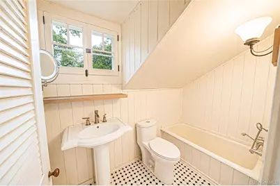 7 Dickerson Avenue, Stony Brook, NY 11790 - Photo 28