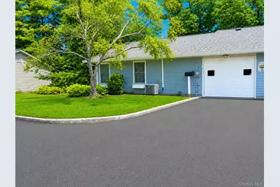 463 B Oldham Court, Ridge, NY 11961 - Photo 4