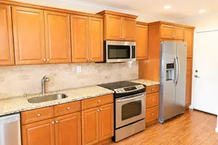 463 B Oldham Ct, Ridge, NY 11961 - Photo 6
