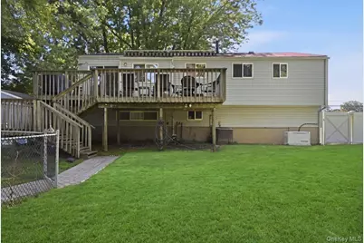 357 Town Line Road, East Northport, NY 11731 - Photo 18