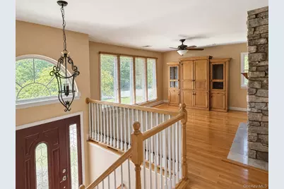 5 Cherrywood Drive, East Northport, NY 11731 - Photo 2