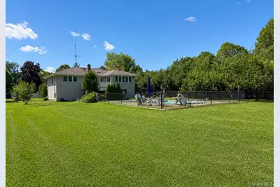 5 Cherrywood Drive, East Northport, NY 11731 - Photo 26