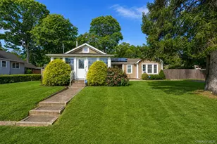 30 Pansy Rd, Rocky Point, NY 11778 - Photo 2