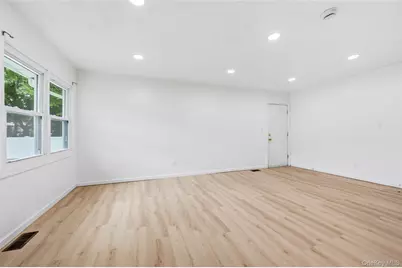 710 Bourdois Avenue, Bellport, NY 11713 - Photo 6