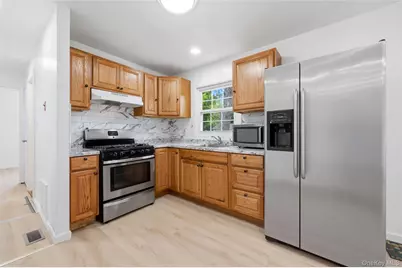 710 Bourdois Avenue, Bellport, NY 11713 - Photo 10