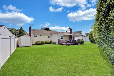 19 Essex Road, Bethpage, NY 11714 - Photo 4