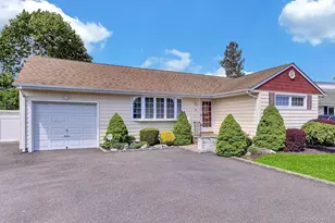 19 Essex Rd, Bethpage, NY 11714 - Photo 2