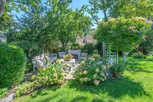 9 Robert Rd, Glen Cove, NY 11542 - Photo 40
