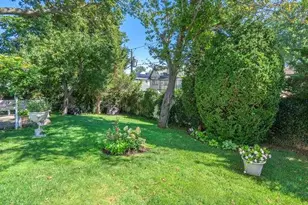 9 Robert Rd, Glen Cove, NY 11542 - Photo 44