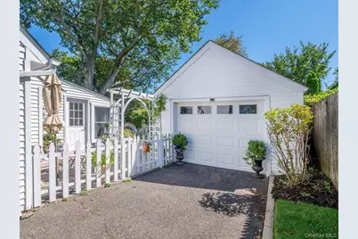 9 Robert Road, Glen Cove, NY 11542 - Photo 34